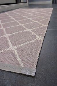  Regina muovimatto, Pappelina